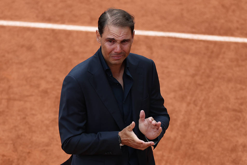 纳达尔重返赛场，出色防守首场状态出色，皇家马德里观众沸腾！