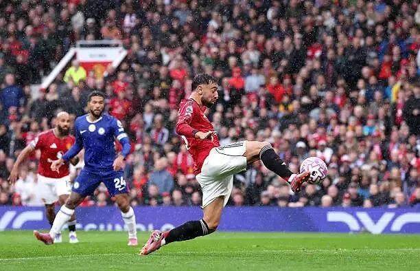 九游体育-西亚卡姆连续二十场比赛得分超过败北，曼联不断突破！赛场气氛高涨的简单介绍-九游体育